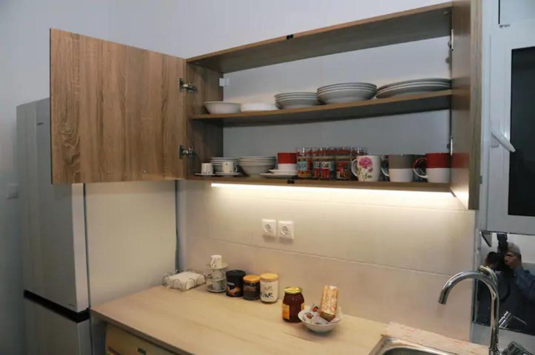 Freatida Apartment Piraeus Buitenkant foto