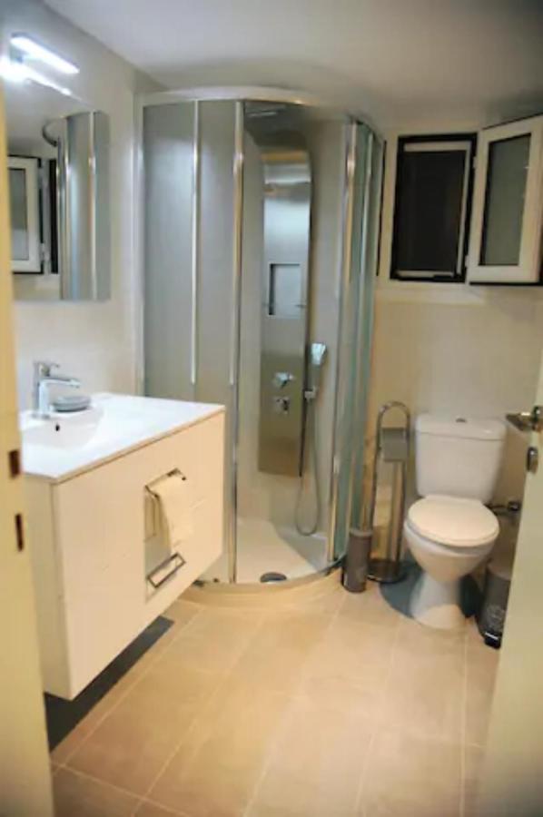Freatida Apartment Piraeus Buitenkant foto
